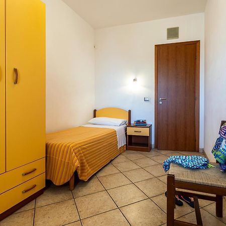 Residenza Marinella Aparthotel Дзамброне Екстериор снимка