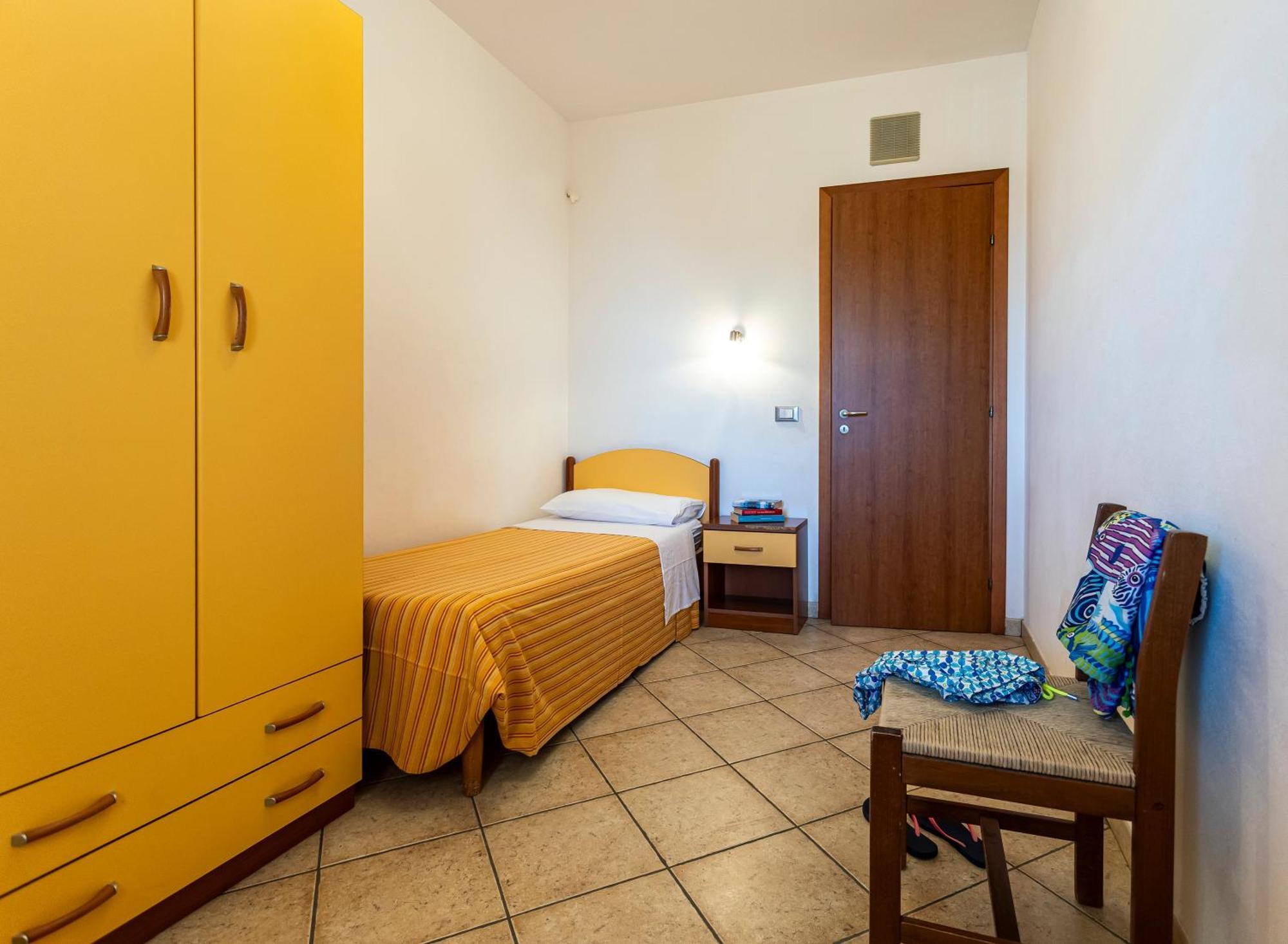 Residenza Marinella Aparthotel Дзамброне Екстериор снимка