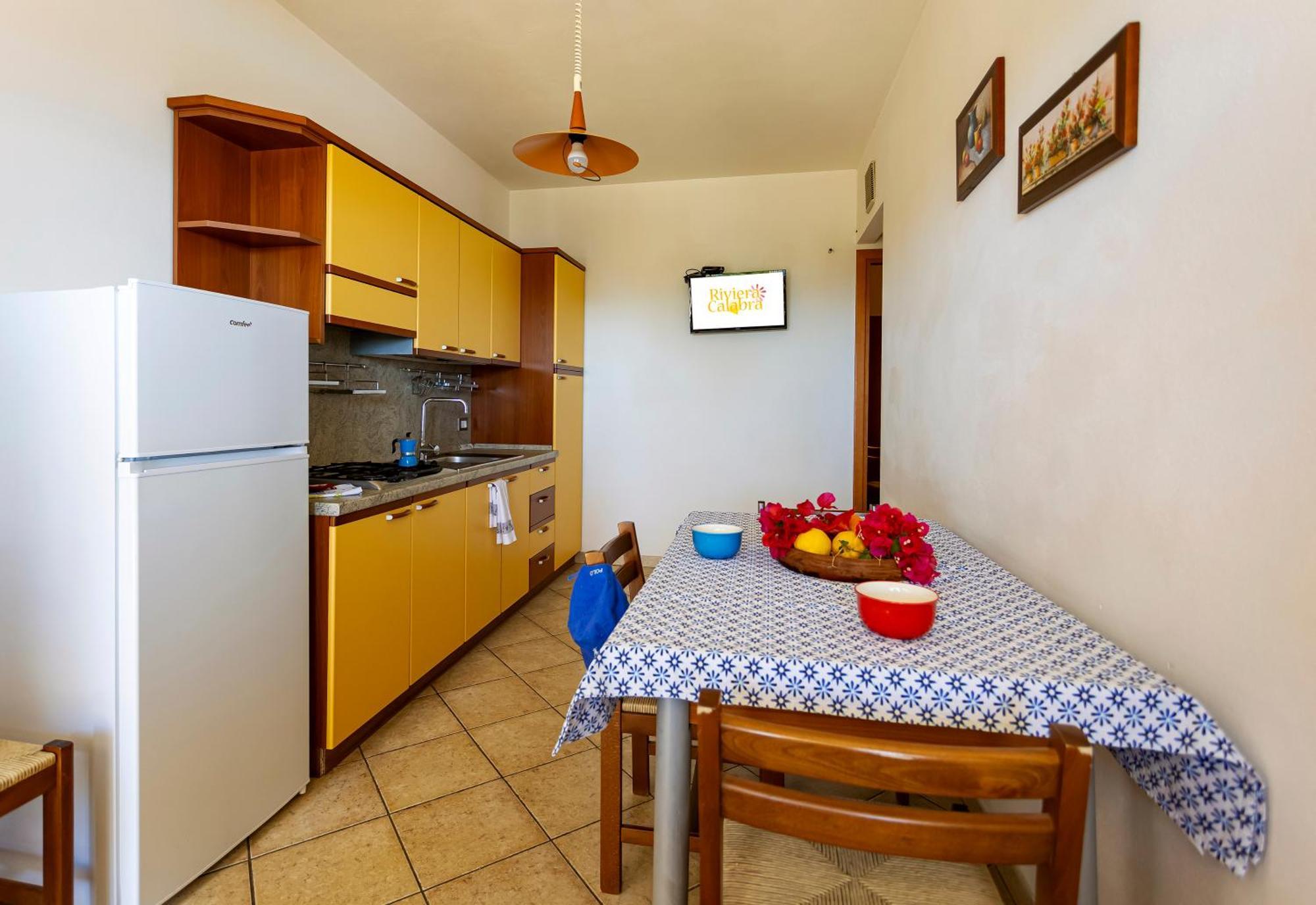 Residenza Marinella Aparthotel Дзамброне Екстериор снимка