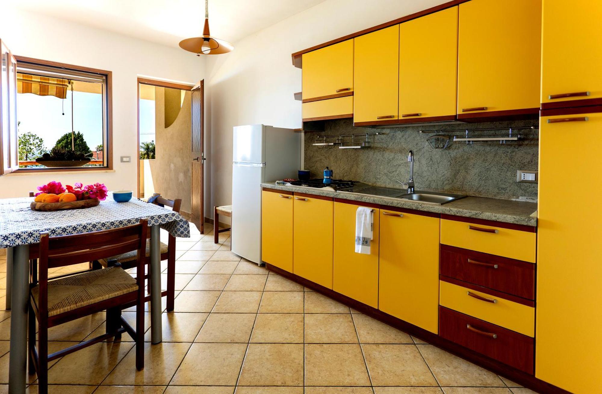 Residenza Marinella Aparthotel Дзамброне Екстериор снимка