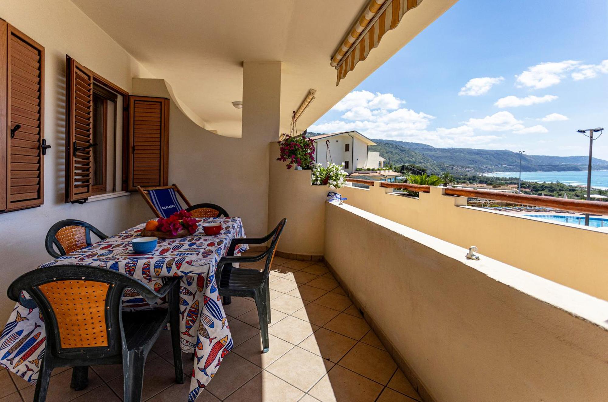 Residenza Marinella Aparthotel Дзамброне Екстериор снимка