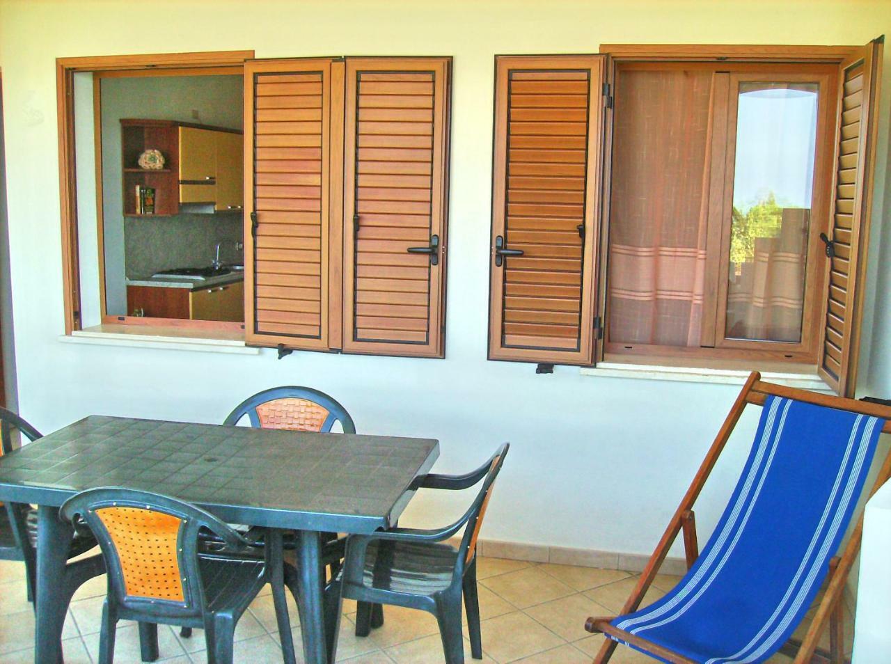 Residenza Marinella Aparthotel Дзамброне Екстериор снимка