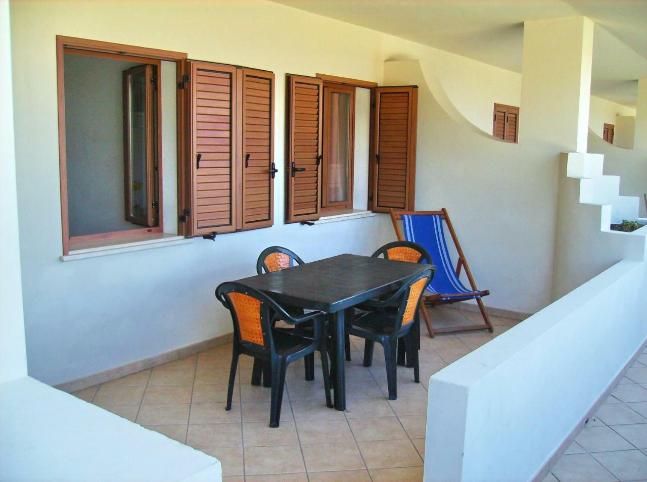 Residenza Marinella Aparthotel Дзамброне Екстериор снимка