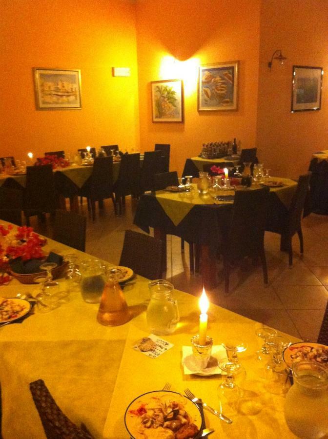 Residenza Marinella Aparthotel Дзамброне Екстериор снимка